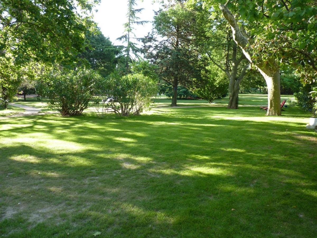 Domaine De Rhodes B&B Avignon Buitenkant foto