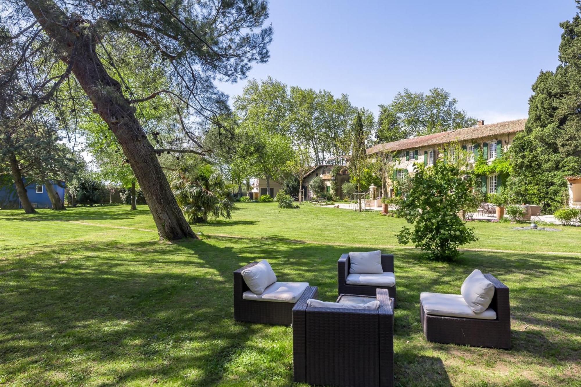 Domaine De Rhodes B&B Avignon Buitenkant foto
